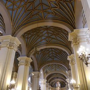 013- Lima, interiér katedrály 1