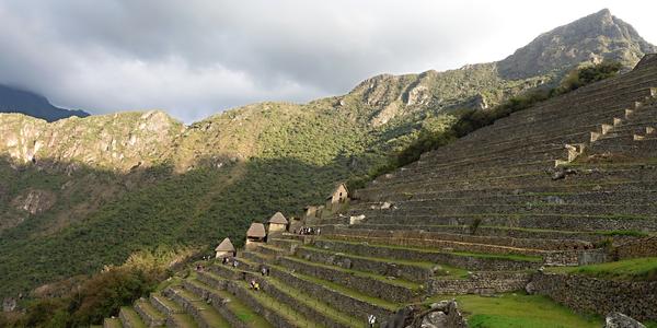 062-Machu Picchu, terasy až do oblak