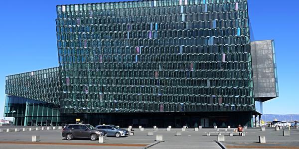 019-Reykjavík, ikonická  Harpa