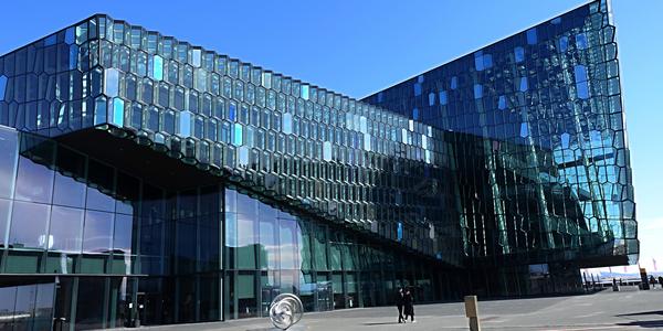 021-Reykjavík, ikonická  Harpa