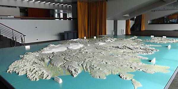 027-Reykjavík, mapa ostrova, severní pobřeží