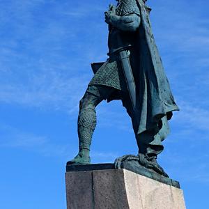 028-Reykjavík, socha Leifura Eírikssona, objevitele Ameriky