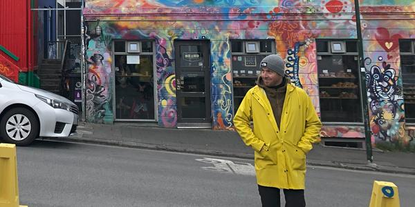 080-Reykjavík, před pekárnou