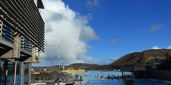 091-Reykjanes, Modrá laguna, staví se nová sauna