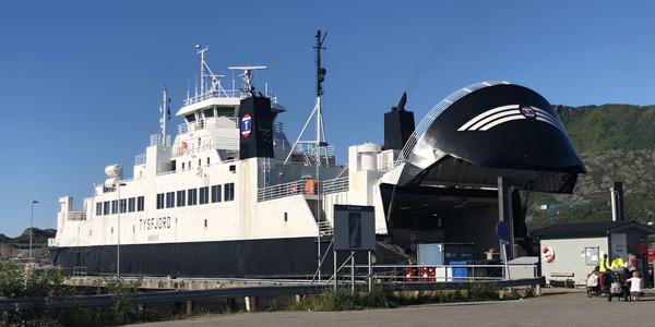 111-Lofoten, trajekt Svolvaer-Skutvik