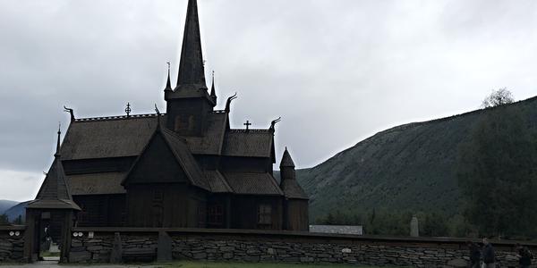 037-Lom, stavkirke