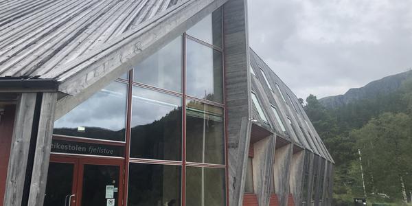 173-Preikestolen, hotel u parkoviště