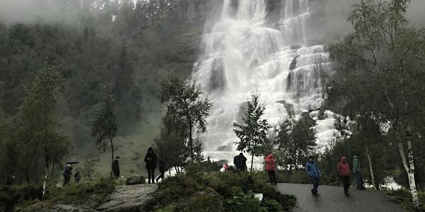 068-Tvindefossen v dešti