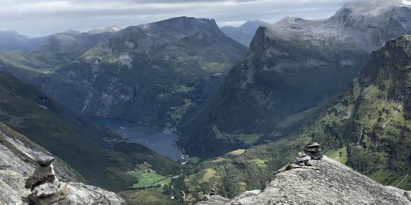 111-Geiranger z vrcholu Dalsnibby